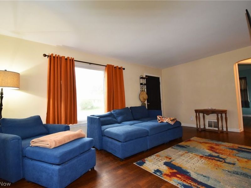 565 E Hopocan Avenue, Barberton, OH 44203 Photo 6