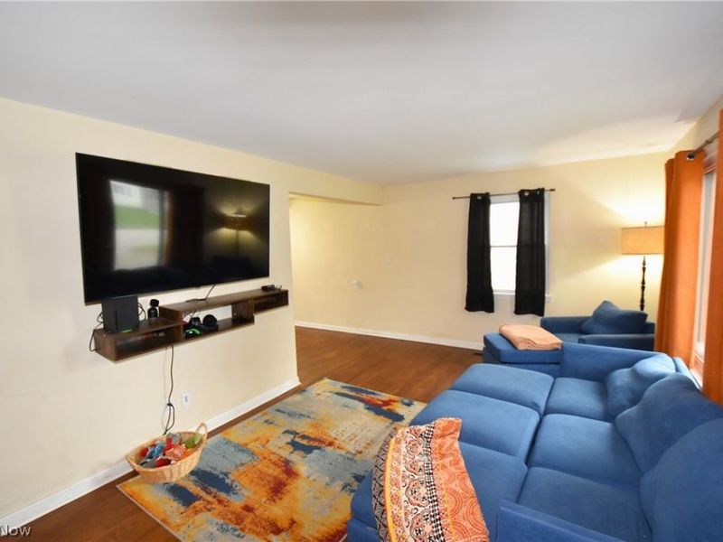 565 E Hopocan Avenue, Barberton, OH 44203 Photo 7
