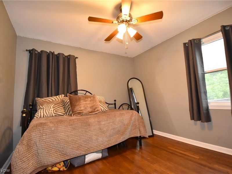 565 E Hopocan Avenue, Barberton, OH 44203 Photo 8