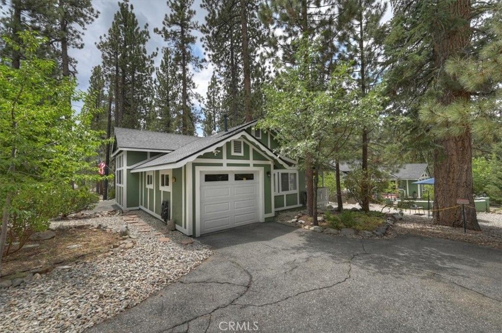 1179 Chickasaw, Fawnskin, CA 92333 Main Photo