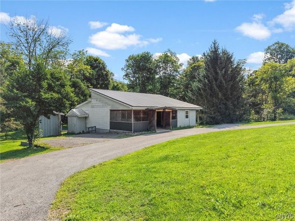 6032 Creek Road , Oneida, NY 13421