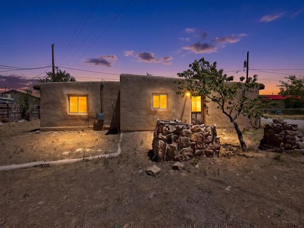 730 Camino Porvenir , Santa Fe, NM 87505