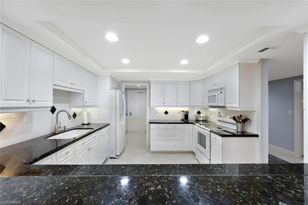 6075 Pelican Bay Blvd, Unit 1101, Naples, FL 34108 Photo