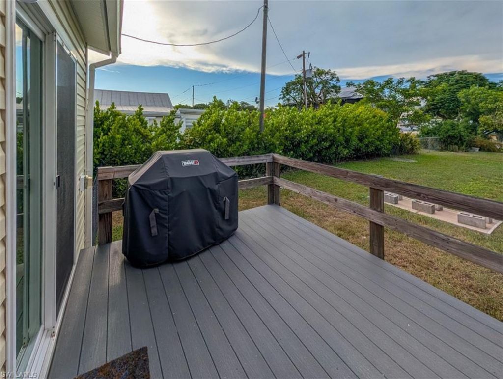 517 Coconut Ave , Other, FL 34140 Photo