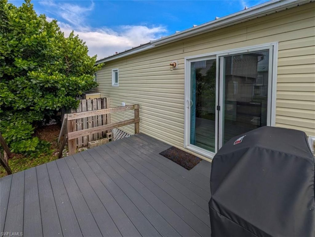 517 Coconut Ave , Other, FL 34140 Photo