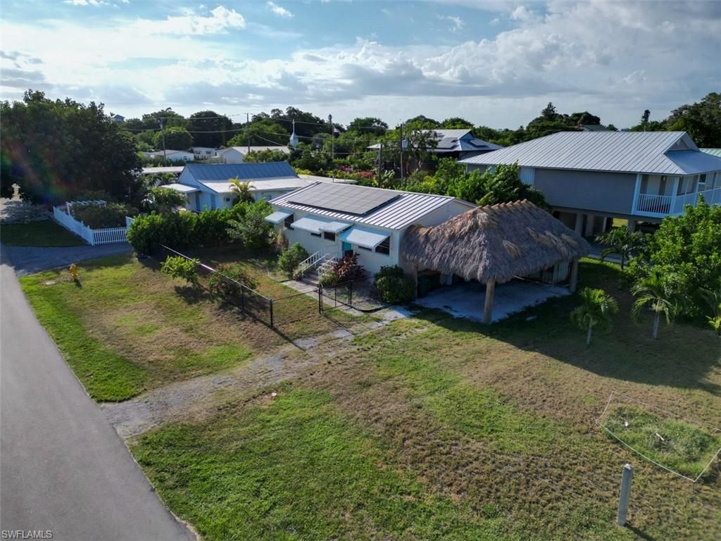517 Coconut Ave , Other, FL 34140 Photo