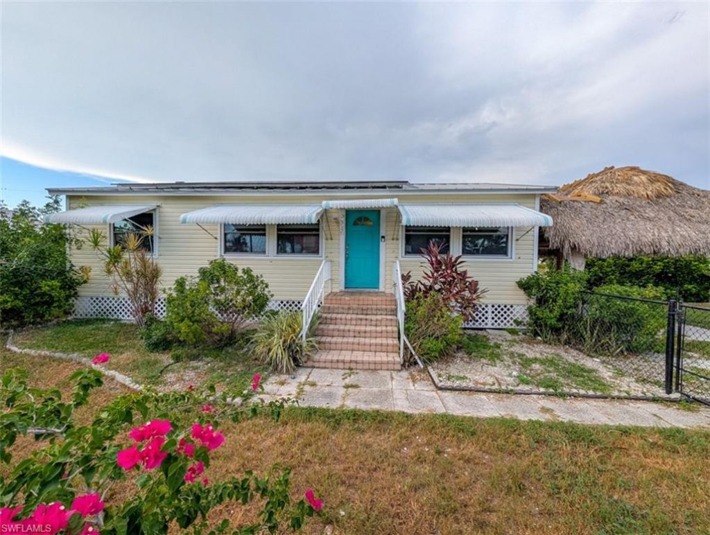 517 Coconut Ave , Other, FL 34140 Photo