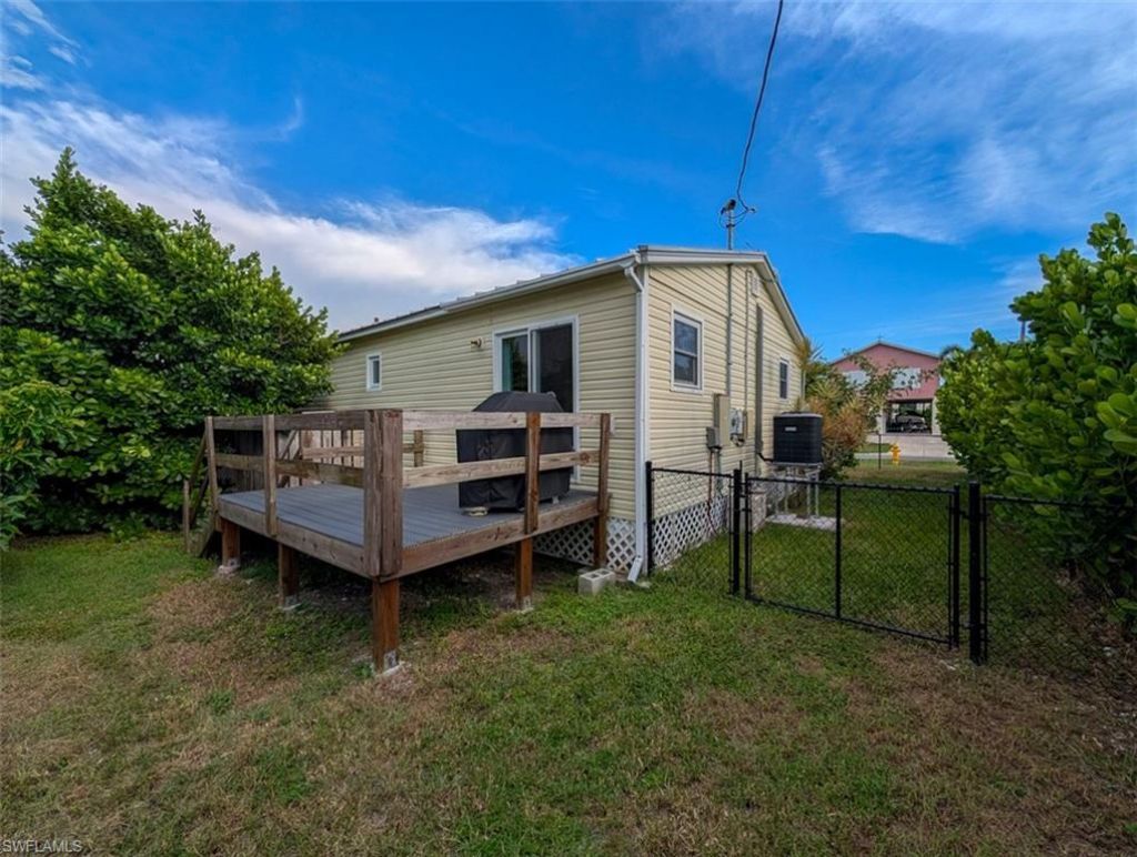 517 Coconut Ave , Other, FL 34140 Photo