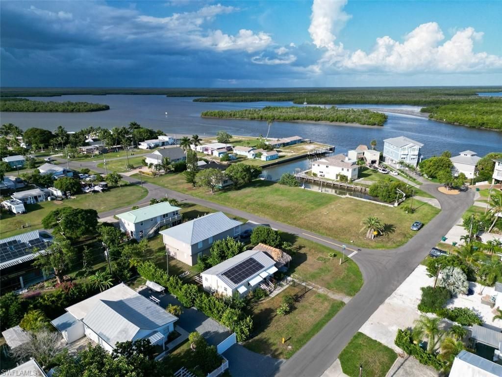 517 Coconut Ave , Other, FL 34140 Photo