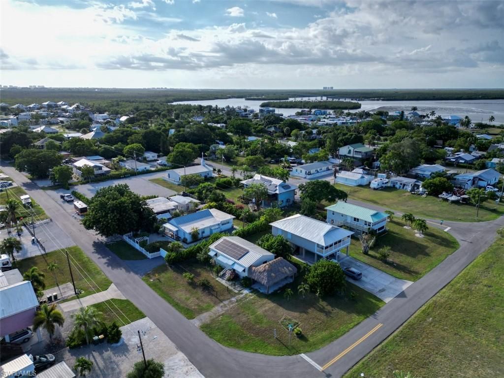 517 Coconut Ave , Other, FL 34140 Photo