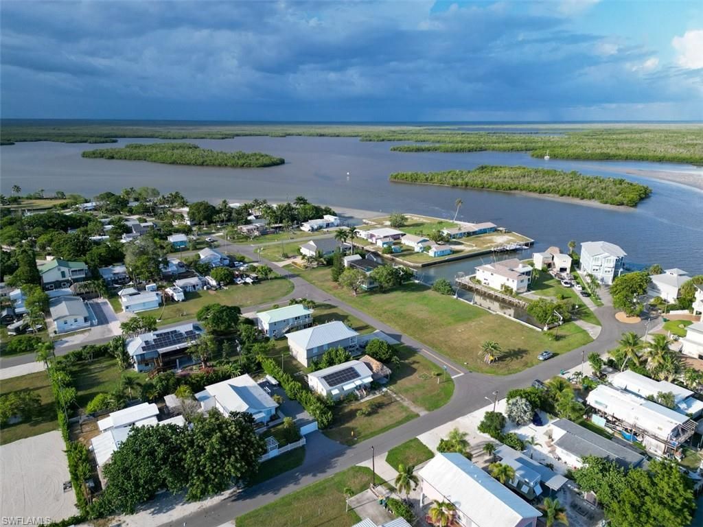 517 Coconut Ave , Other, FL 34140 Photo