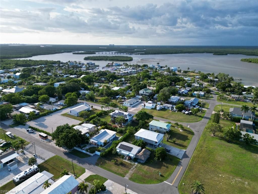 517 Coconut Ave , Other, FL 34140 Photo
