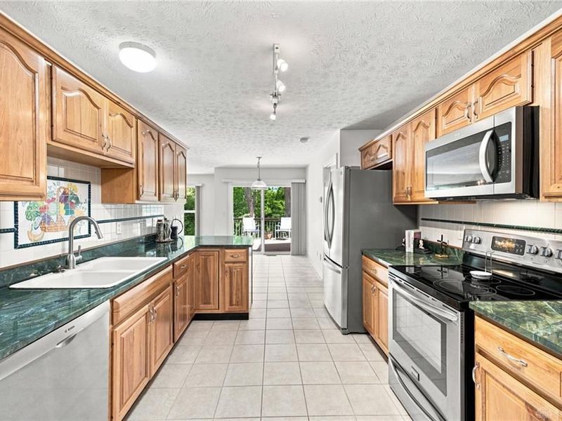 320 Gatehouse Court, Monroe, OH 45050 Photo 8