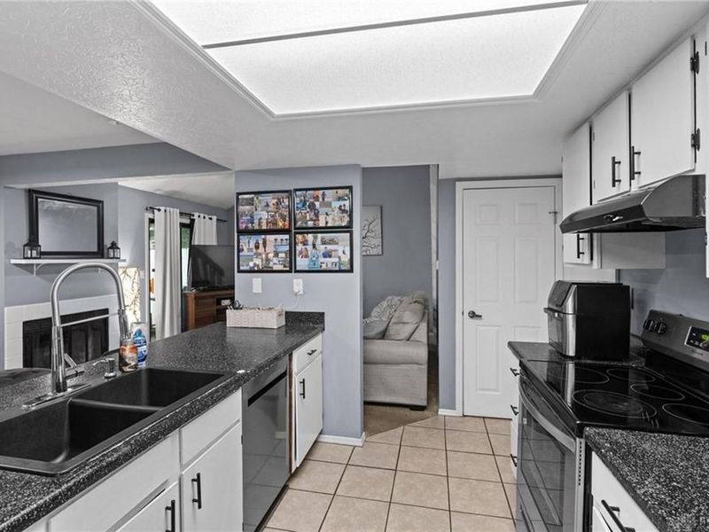 8475 Woodgrove Drive, Washington Township, OH 45458 Photo 13