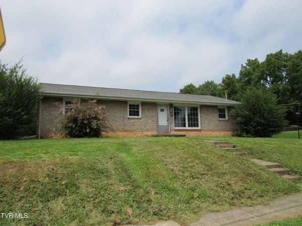 200 West Chilhowie Avenue, Johnson City, TN 37604