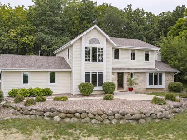 S26W31396 Cregennan Bae, Wales, WI 53183