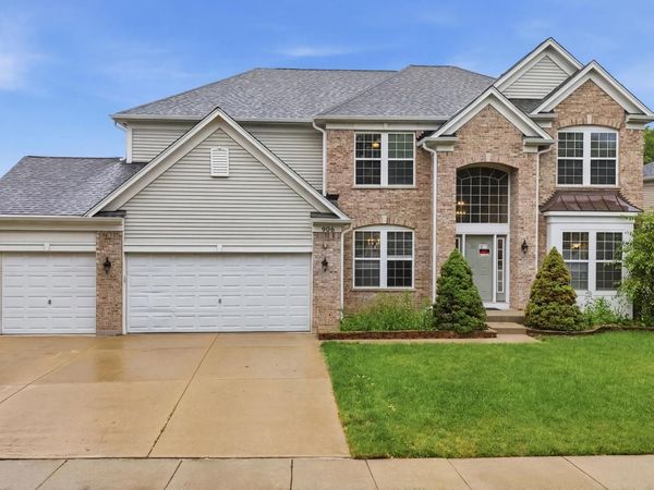 906 Blue Ridge Drive , Streamwood, IL 60107