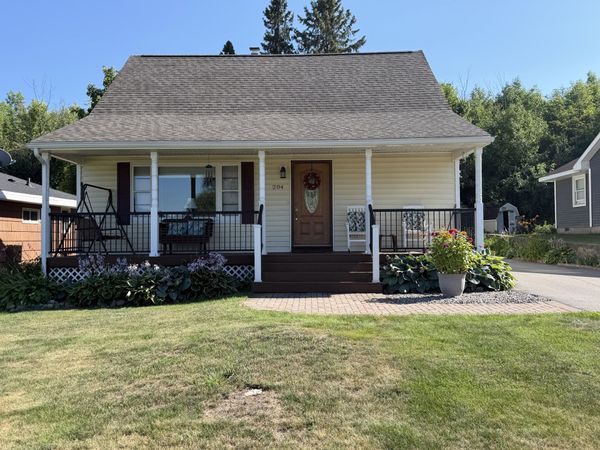204 E 8th AVE, Sault Ste Marie, MI 49783