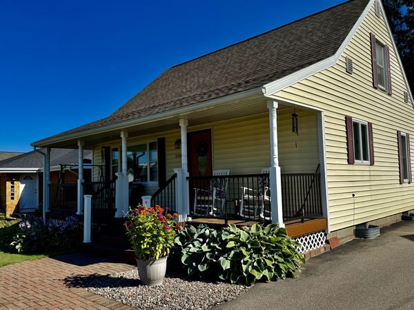 204 E 8th AVE, Sault Ste Marie, MI 49783
