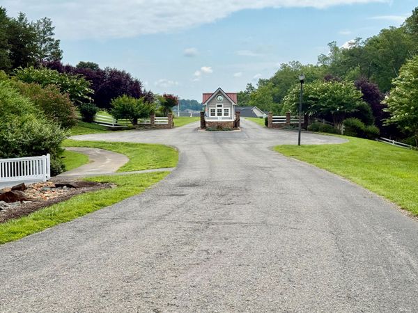 3A Emerald Bay DR , Moneta, VA 24121