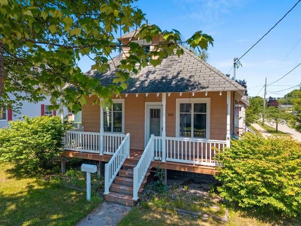 1203 Jackson STREET, Marinette, WI 54143