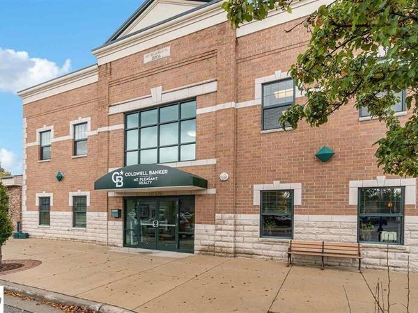 304 Broadway E, Mt Pleasant, MI 48858