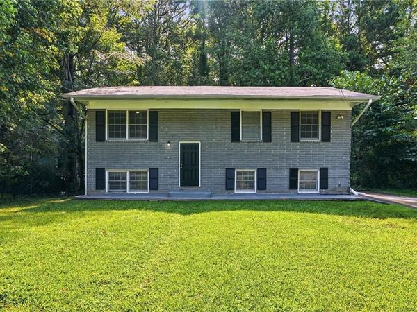 2970 Carriage Lane , College Park, GA 30349