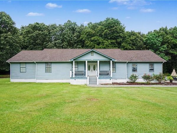 900 Stone Lea Trace, Oxford, GA 30054