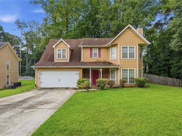 1499 Saint Dunstans Road , Lithonia, GA 30058