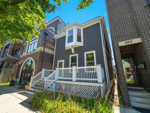 2215 W Roscoe Street, Chicago, IL 60618