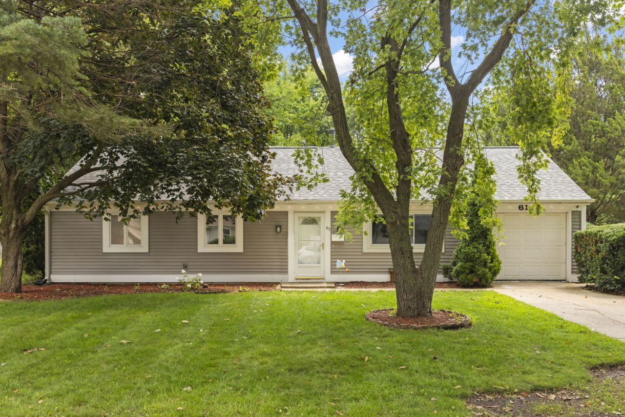 61 Eastfield Road, Montgomery, IL 60538 Main Photo