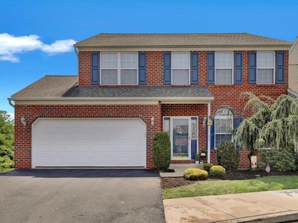 11 FALLOWFIELD CIRCLE, SHILLINGTON, PA 19607