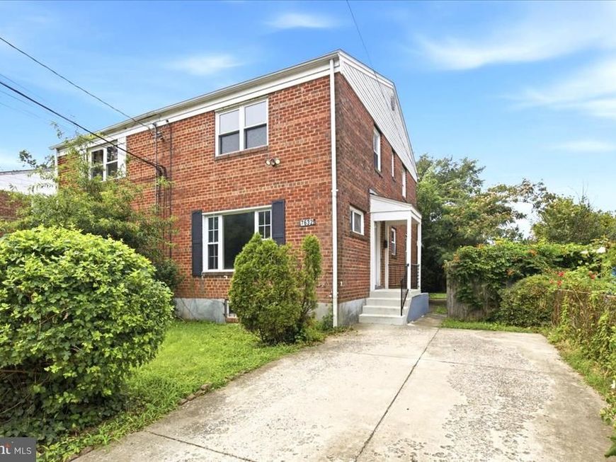 7632 W Park Drive, Hyattsville, MD 20783 Main Photo