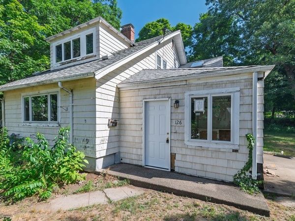 126 Lakehurst Ave, Weymouth, MA 02189