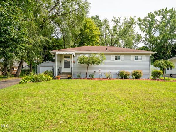 6 Huckleberry Lane, Albany, NY 12205