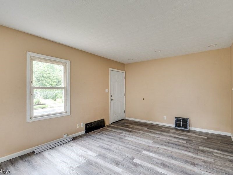 832 Caddo Avenue, Akron, OH 44305 Photo 4