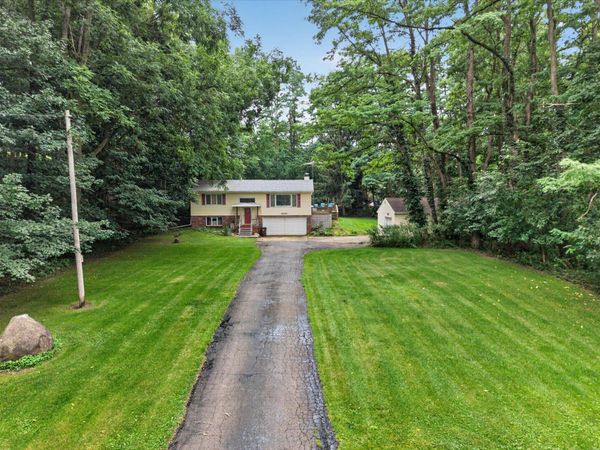 1400 Fairview Highway, Charlotte, MI 48813