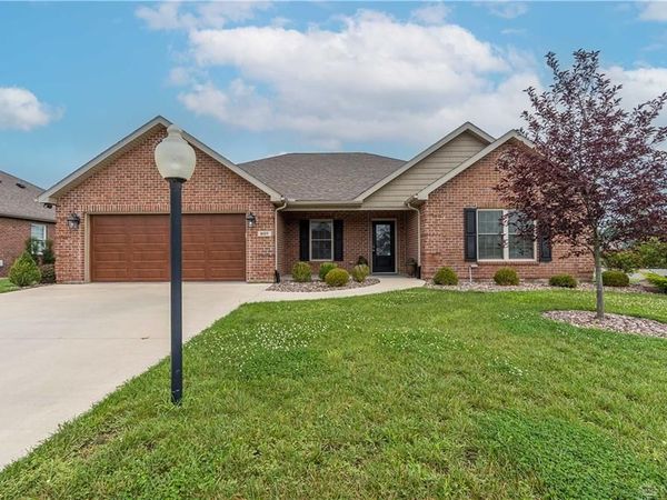 607 W Bentley Circle, Troy, OH 45373