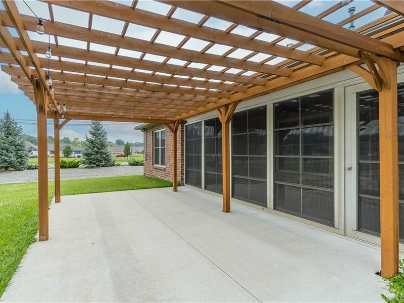 607 W Bentley Circle, Troy, OH 45373 Photo 37