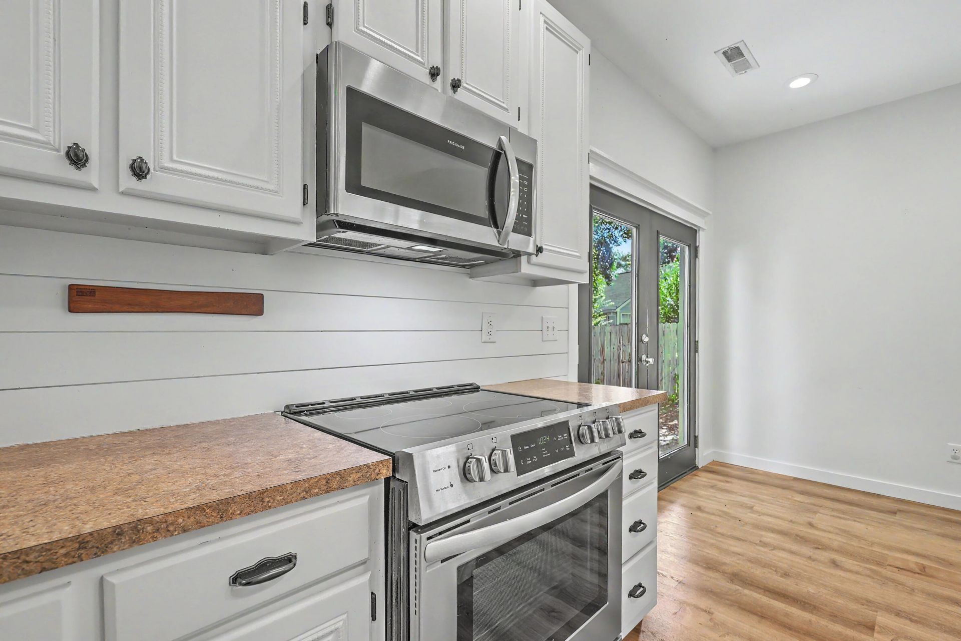 137 Stonehurst Drive Photo 14