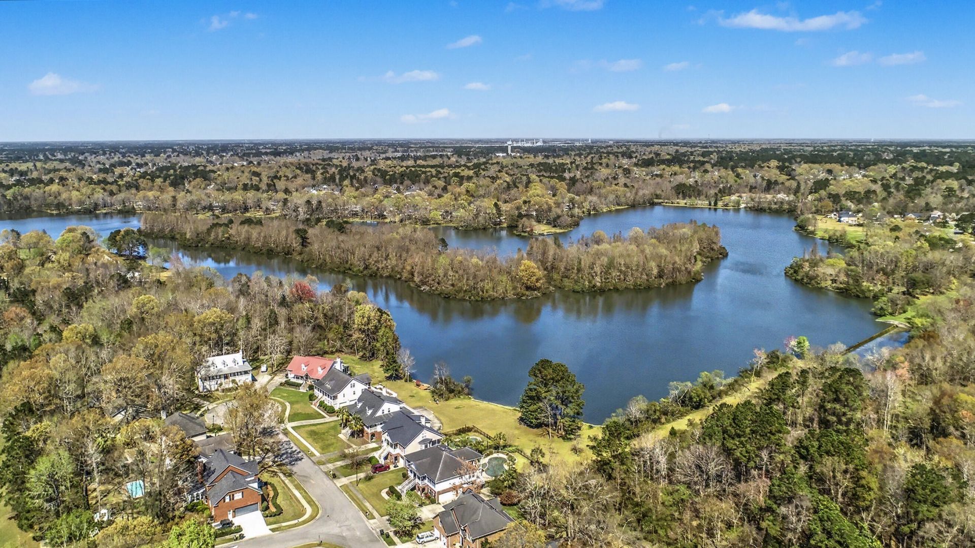 137 Stonehurst Drive Photo 32