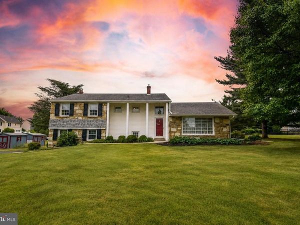 10 E SUMMIT AVENUE, TELFORD, PA 18969
