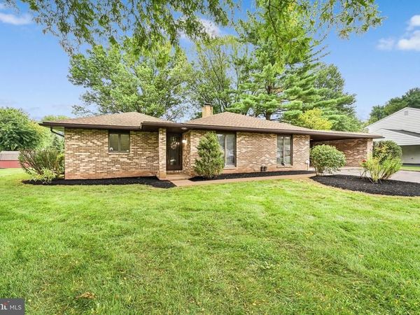 215 W 49TH STREET, READING, PA 19606