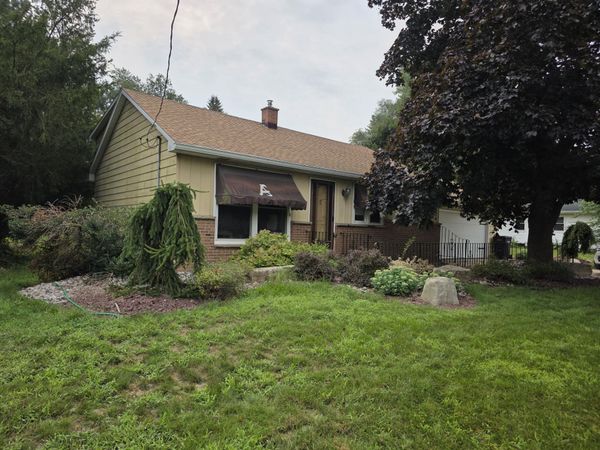 11674 8th Avenue NW, Grand Rapids, MI 49534