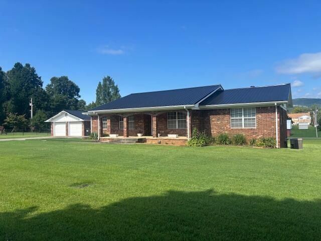 103 W Legion Circle Pikeville, TN 37367