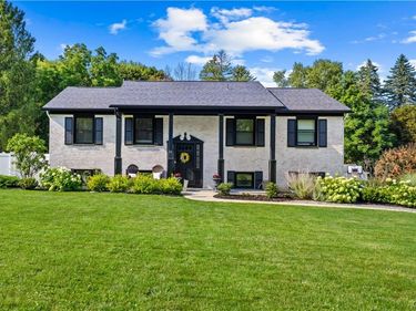 12 Woodberry Road, New Hartford, NY 13413