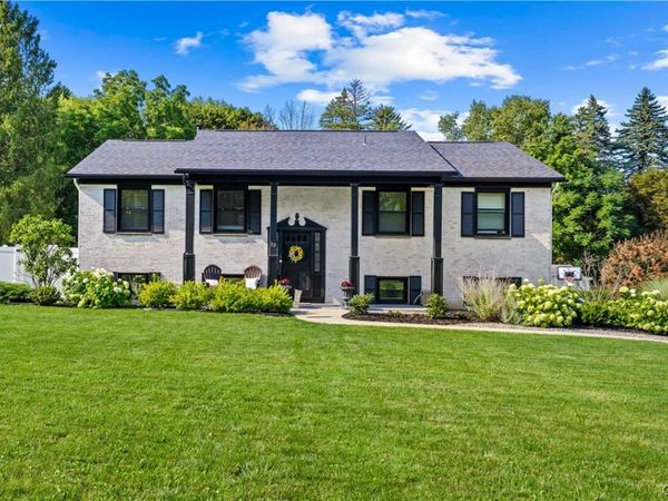 12 Woodberry Road , New Hartford, NY 13413