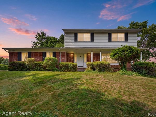 6084 Deguise Court, Rochester Hills, Mi 48306