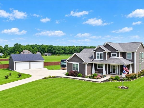 13605 Carrington Drive , Grafton, OH 44044