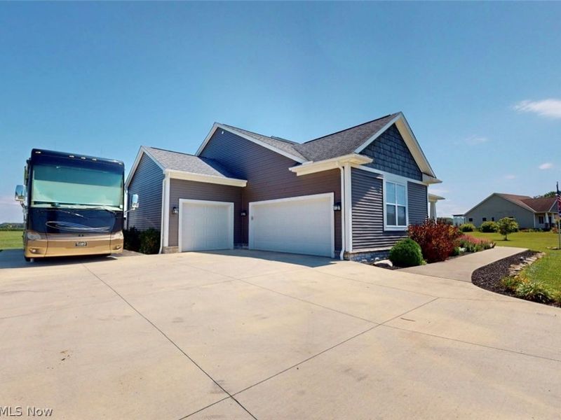 13605 Carrington Drive, Grafton, OH 44044 Photo 3